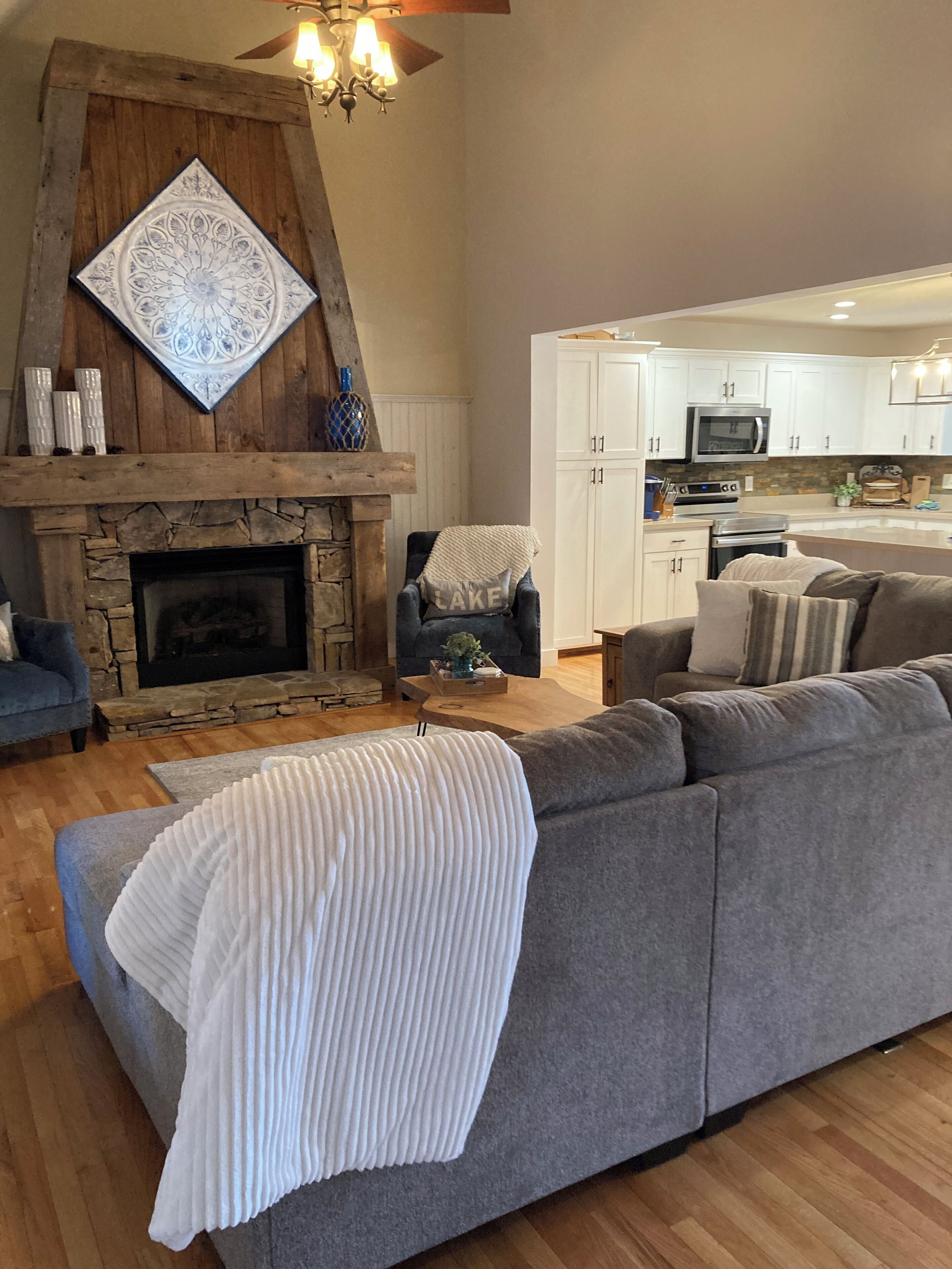 Smart TV, fireplace, DVD player, table football