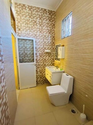 Ensemble baignoire-douche
