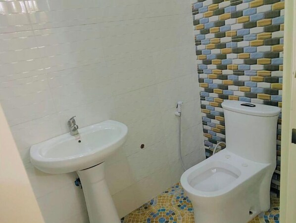 Ensemble baignoire-douche