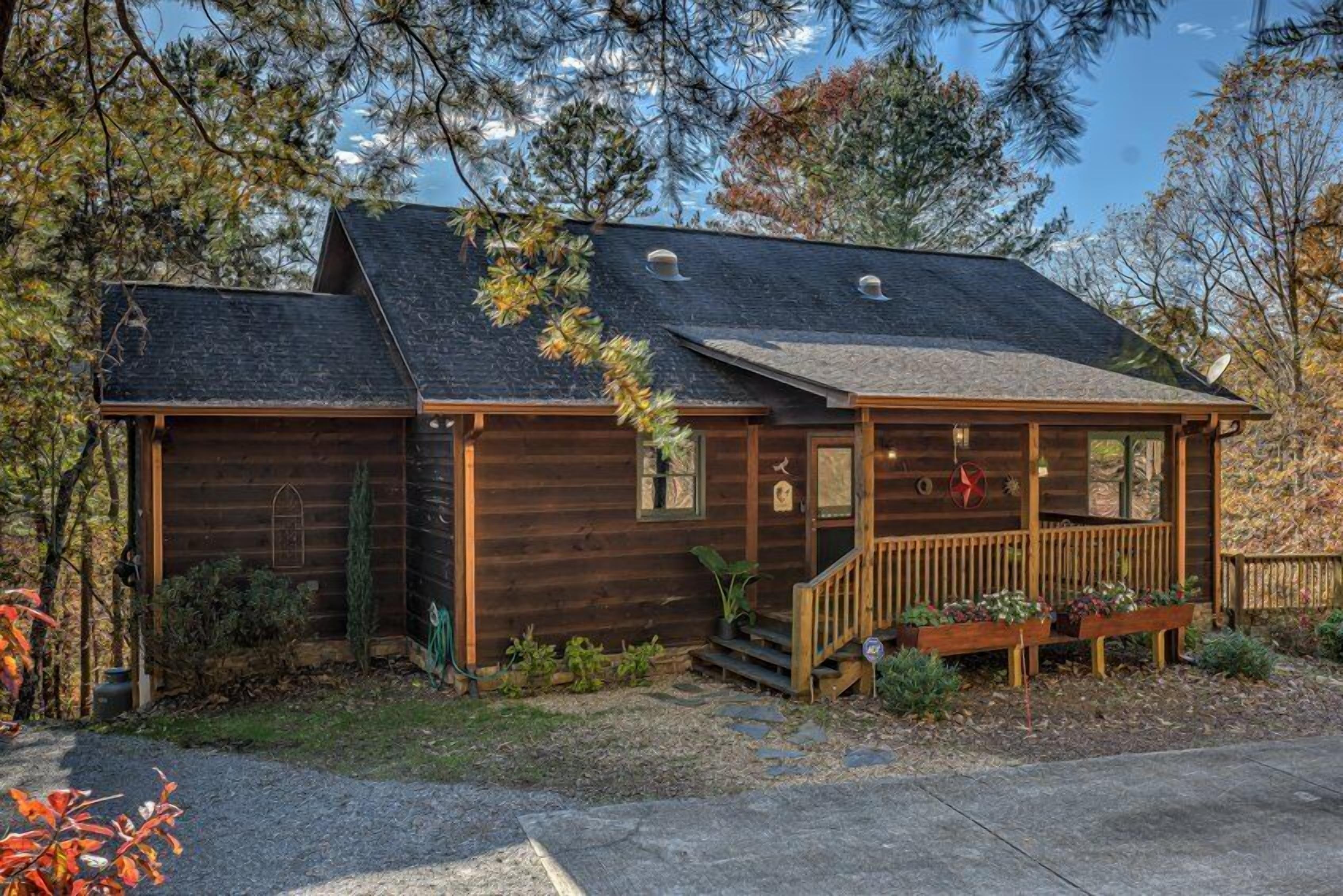 Deer Ridge - Pet Friendly | Hot Tub | Pool Table