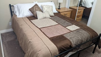 6 bedrooms, iron/ironing board, travel crib, free WiFi