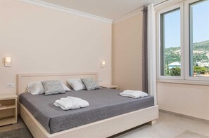 5 bedrooms, iron/ironing board, travel cot, free WiFi