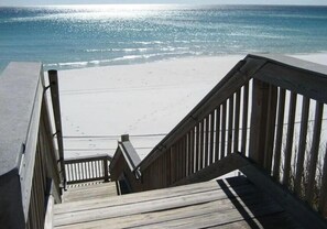 Property grounds - July 16 - 25 OPEN | 3nt Min | Stay on a Private Beach + Beach Service Daily (Santa Rosa Beach)