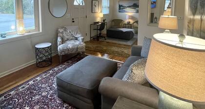 The Rossie Charmer- A 3 bdrm Mystic Getaway- Children 16+ welcome