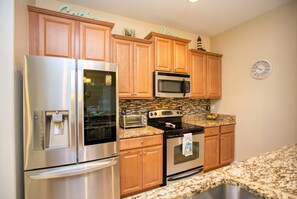 Fridge, microwave, stovetop, dishwasher