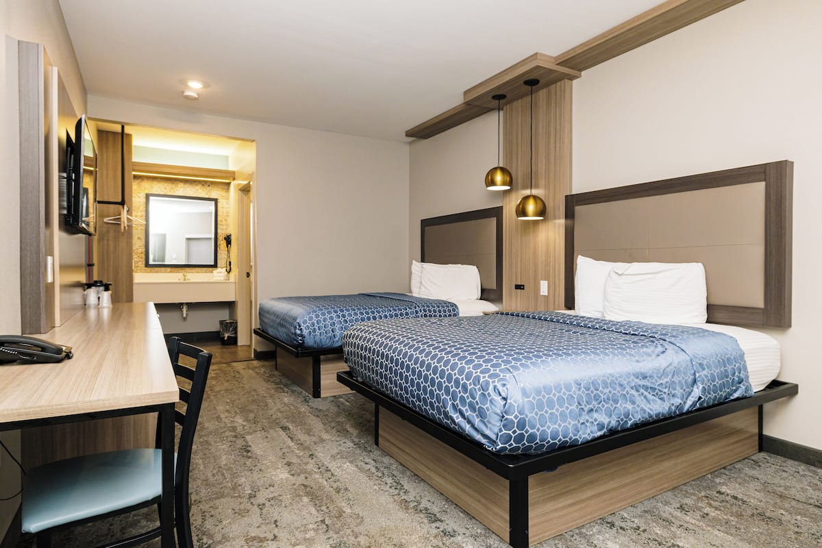Deluxe Double Room, Non Smoking, Private Bathroom | Premium bedding, down comforters, desk, laptop workspace