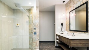 Premium bedding, down comforters, desk, laptop workspace - Hotel Solara Hobby Airport (Houston)