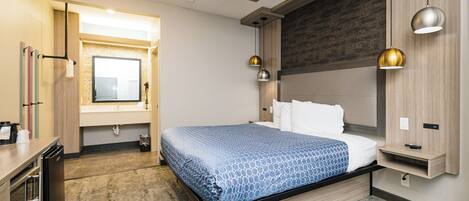 Standard Single Room | Down duvets, desk, laptop workspace, iron/ironing board (on request)