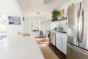 Coffee/tea maker, dining tables - Splash of Chic - Three Bedroom House, Sleeps 8 (Fripp Island)