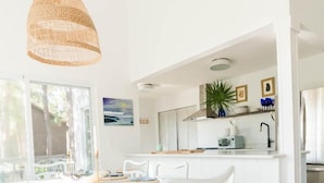 Dining - Splash of Chic - Three Bedroom House, Sleeps 8 (Fripp Island)
