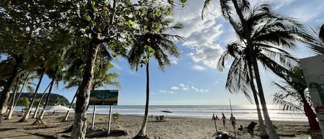 Nära stranden och strandhanddukar