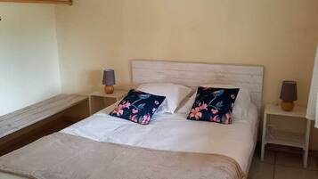 2 chambres, lit parapluie, Wi-Fi gratuit, draps fournis