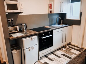 Private kitchen - The Bawdens Holiday Apartments (Blackpool)