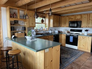 Frigorifero, microonde, piano cottura, macchina per tè/caffè