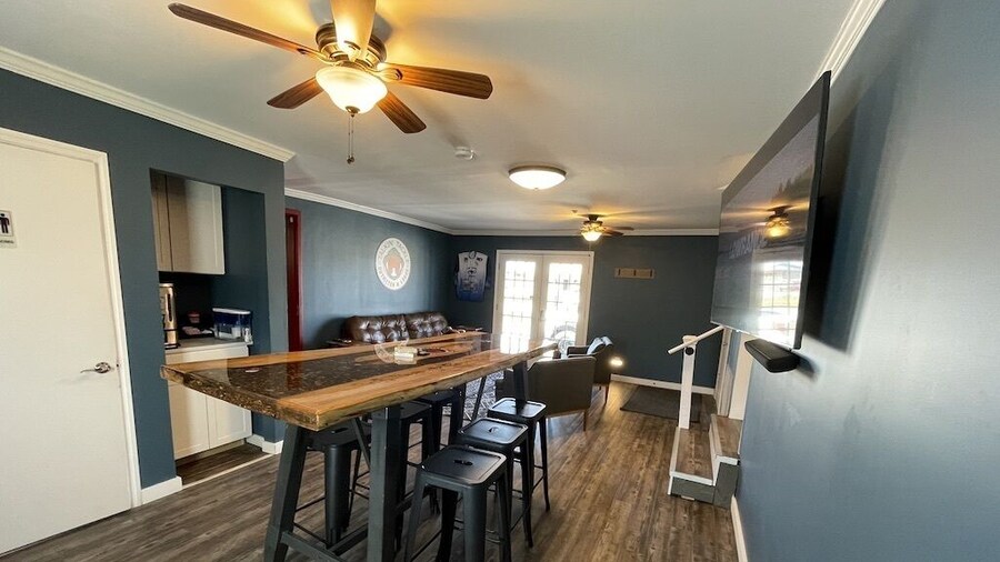 Talkin Tackle Outfitter and Lodge