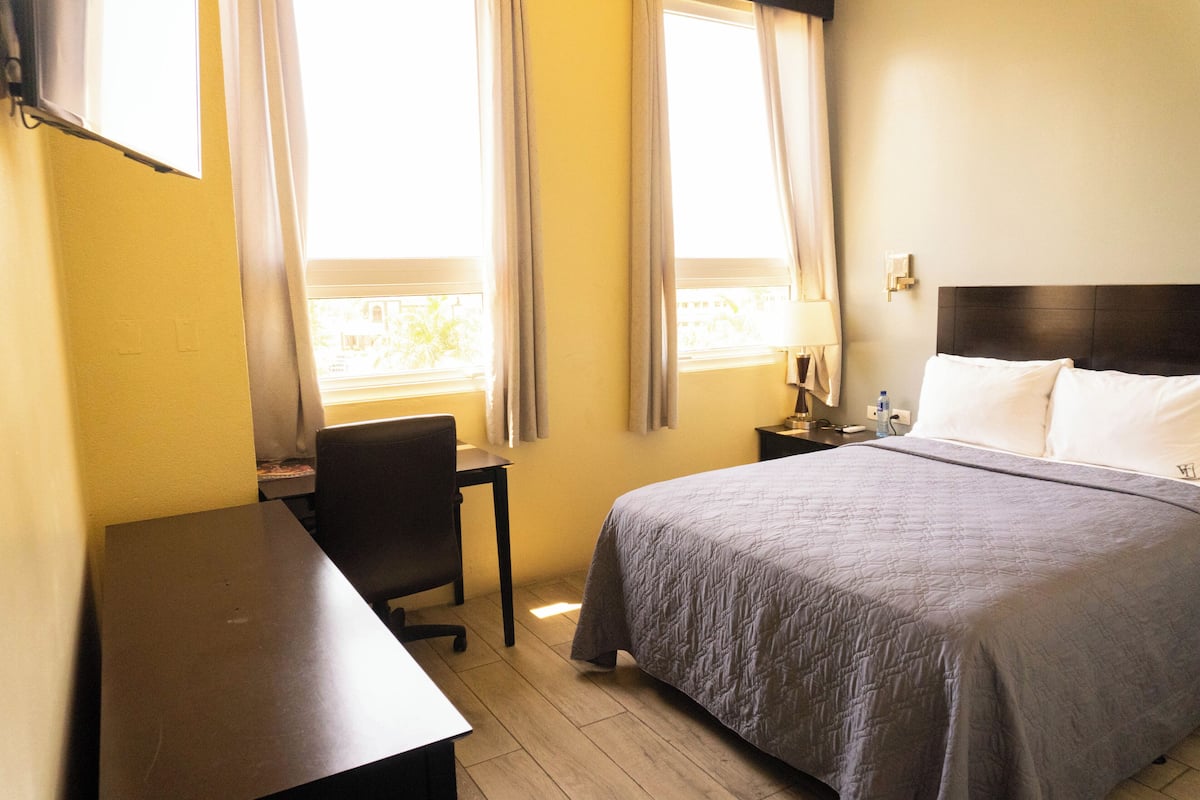 Basic Single Room | Desk, WiFi (free), bed sheets