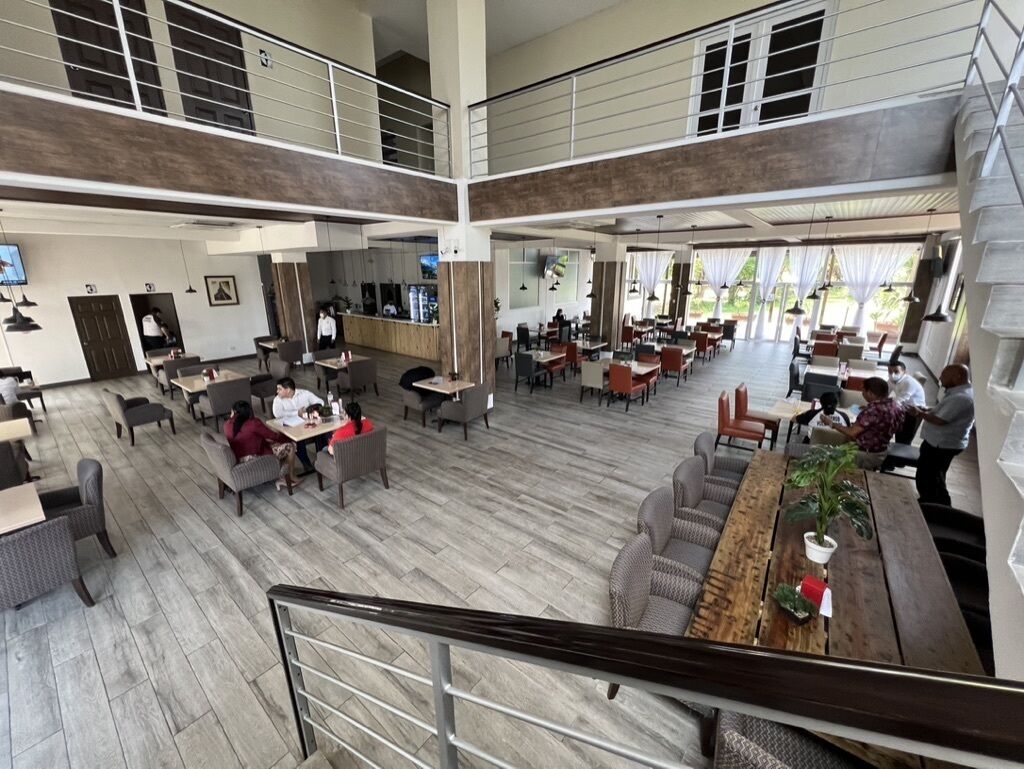 Se sirven desayunos, comidas y cenas 