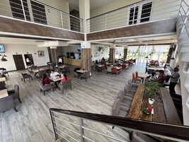 Breakfast, lunch and dinner served