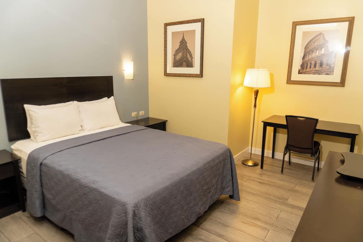 Basic Room | Free WiFi, bed sheets