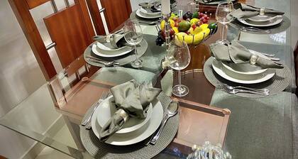 Modern APT Newly Furnished with wifi/pool/gym!