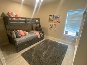 3 chambres, accès au Wi-Fi (inclus), literie fournie