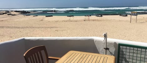 På stranden och strandhanddukar