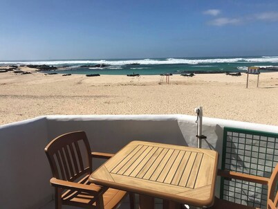 Cozy beachfront apartment with wonderful sunsets