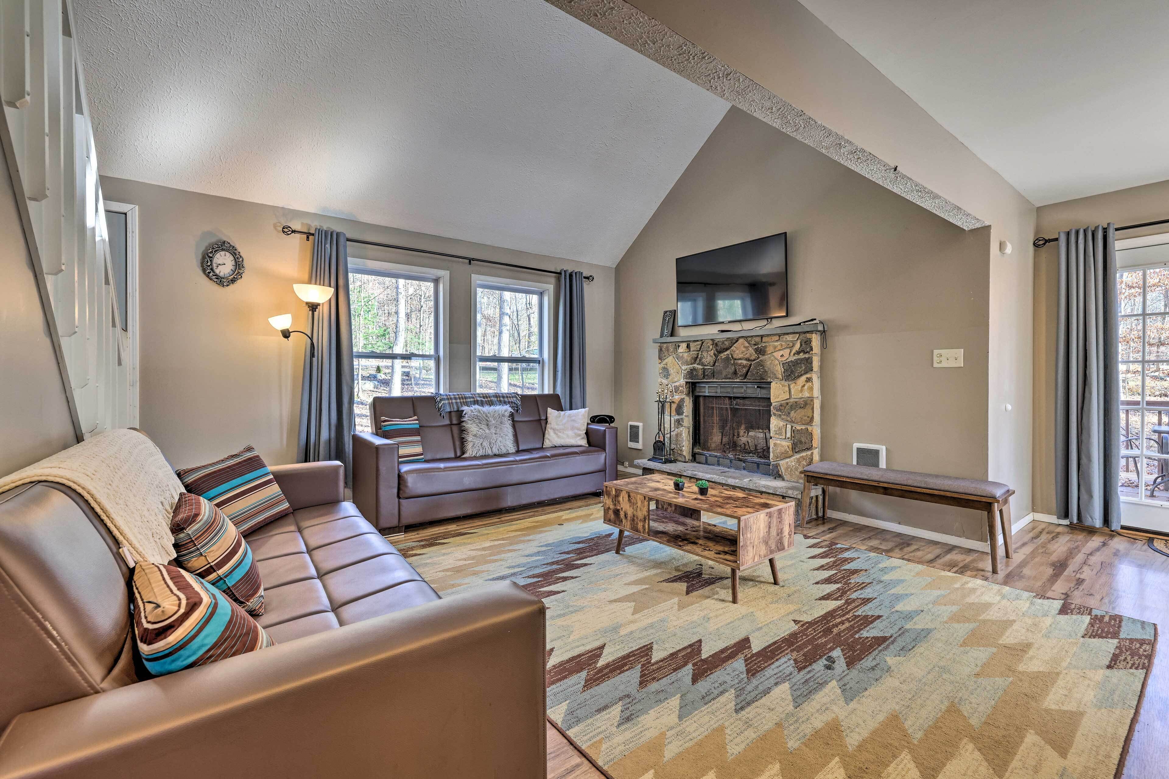 Modern Poconos Retreat w/ Hot Tub & Game Room