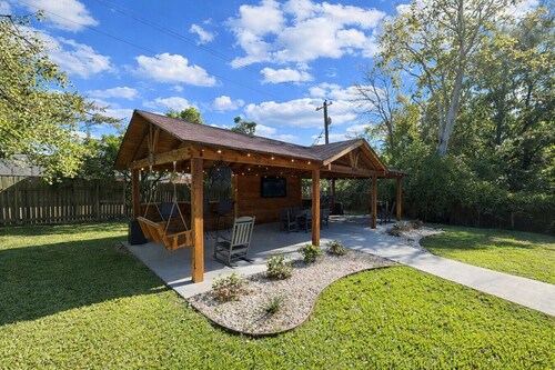 Gig`em on Glade-Spacious 5BR Home w/ Huge Backyard near TAMU