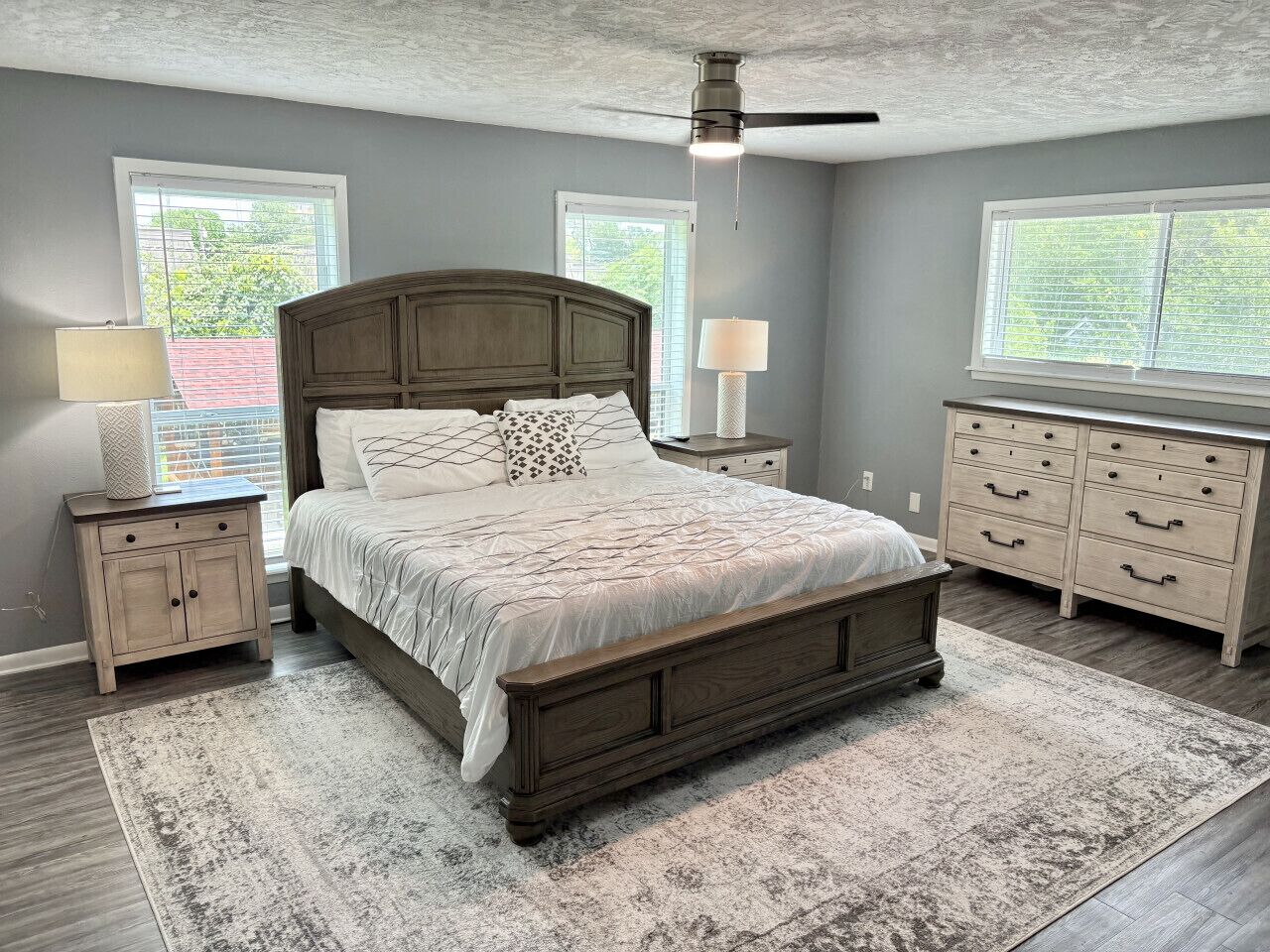 5 bedrooms, desk, iron/ironing board, free WiFi