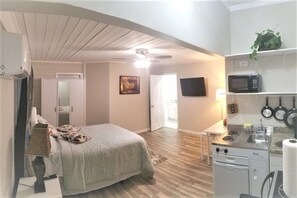 1 室のベッドルーム、インターネット