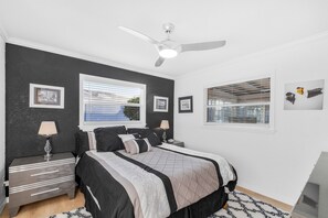 5 bedrooms, desk, iron/ironing board, free WiFi