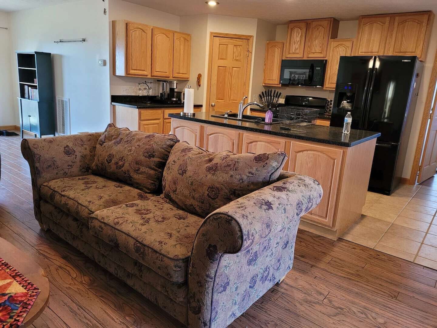Mountaintop 2 BR Cottage on 100 peaceful acres