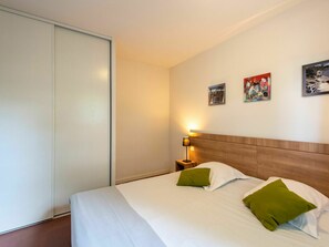 1 habitación, cuna de viaje y internet 