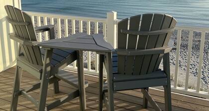 Pet friendly, on the beach, paddle boards, kayaks, bikes