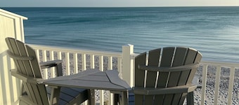 Pet friendly, on the beach, paddle boards, kayaks, bikes