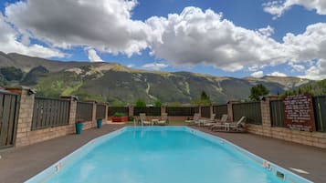 Room, 1 Bedroom | Pool