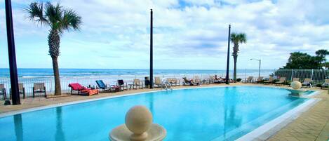 Piscine extérieure, piscine chauffée