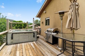 Tina de hidromasaje al aire libre