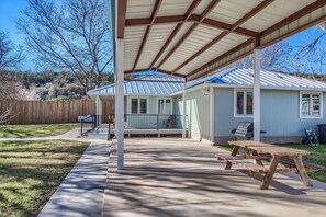 Casa, 2 habitaciones | Terraza o patio