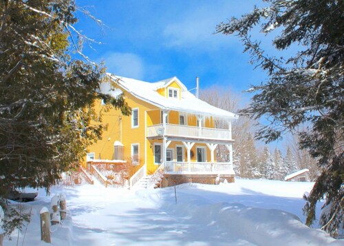 DEER LAKE LODGE: A Historic Gem