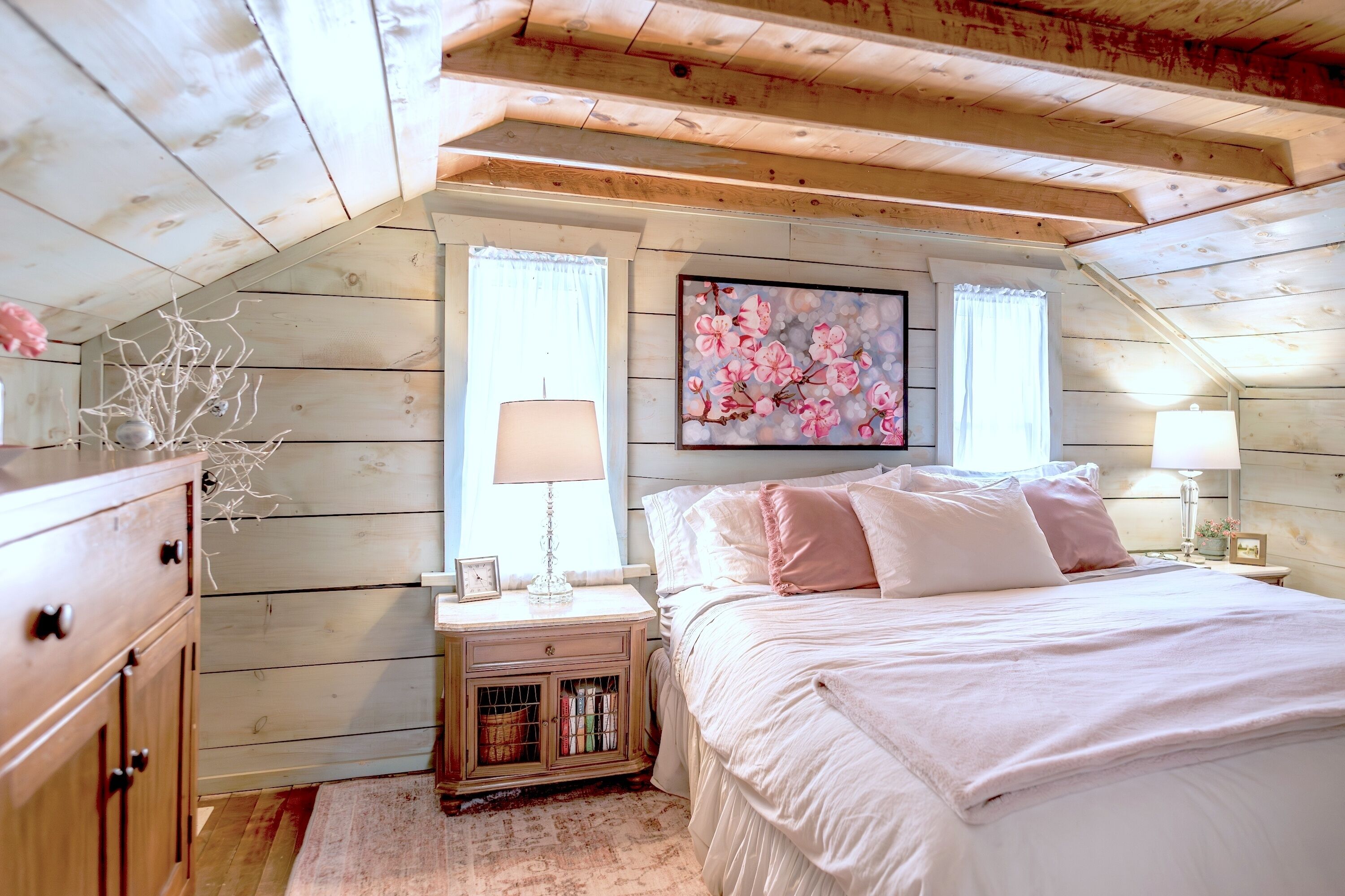 5 bedrooms, WiFi, bed sheets