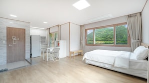 Room - Jeju Gwaneumsa Ganeun gil Pension (Jeju City)