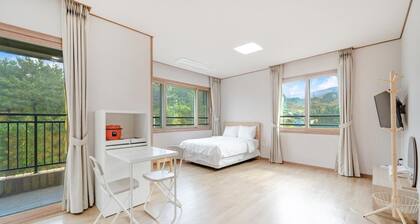 Jeju Gwaneumsa Ganeun gil Pension