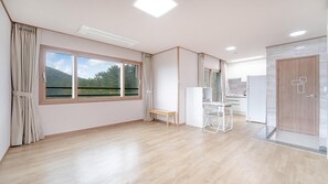 1 bedroom, free WiFi - Jeju Gwaneumsa Ganeun gil Pension (Jeju City)