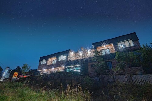 Jeju Gwaneumsa Ganeun gil Pension