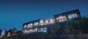 Jeju Gwaneumsa Ganeun gil Pension