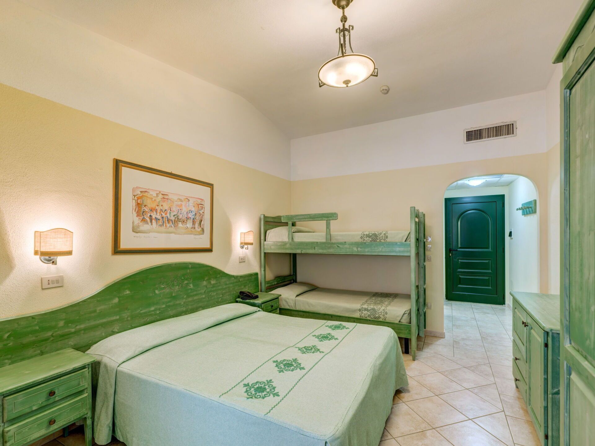 1 chambre, lit parapluie, Wi-Fi gratuit, draps fournis