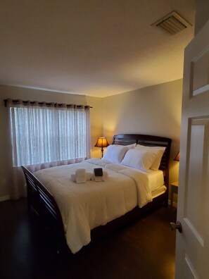 3 camere, una scrivania, ferro/asse da stiro, Wi-Fi gratuito