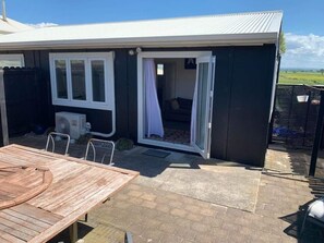 Outdoor dining - Great Bach! (Pukehina Beach)